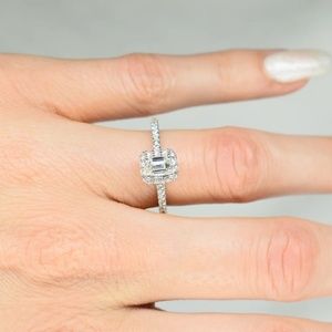 18K White Gold Emerald Diamond Engagement Ring - Wedding Anniversary Birthday